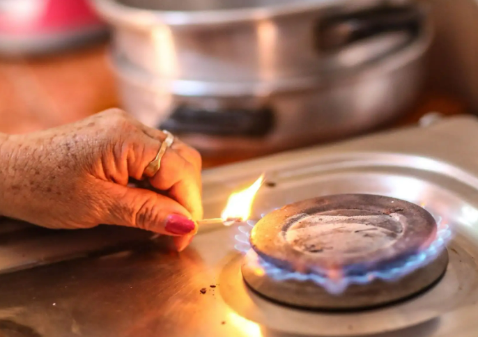 Gobierno impulsa adenda para masificación del gas natural en 7 regiones del centro y sur